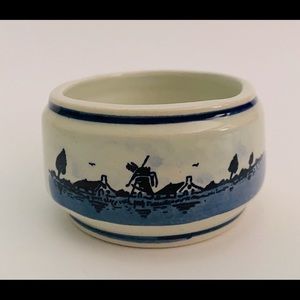 Holland Delft Blue round bowl key catcher jewelry holder early 80’s‎